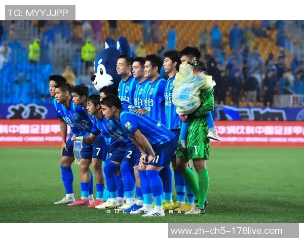 河南建业迎战贵州智诚争夺中甲联赛关键三分的激烈对决